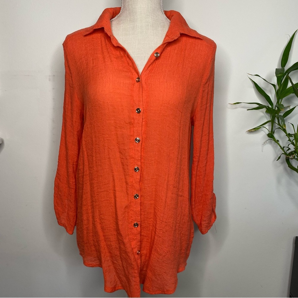 Collar button up women's shirt